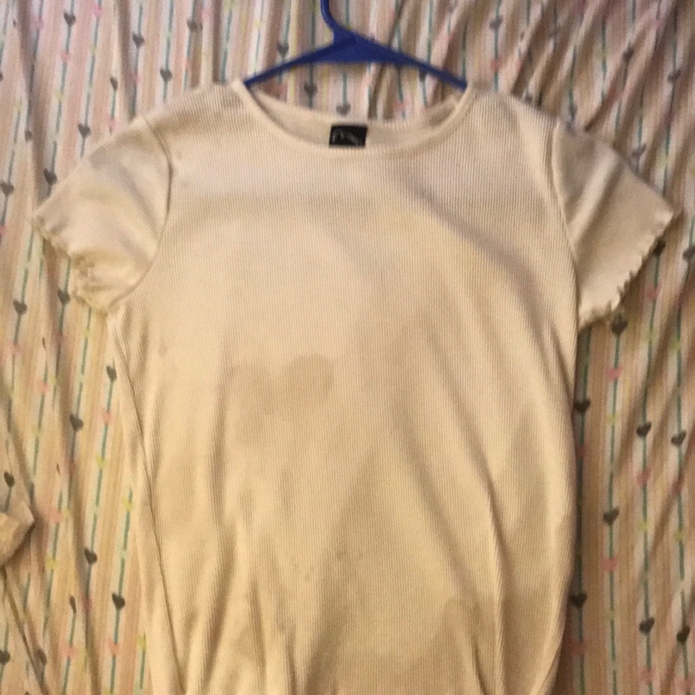 I am selling a White short sleeve tee